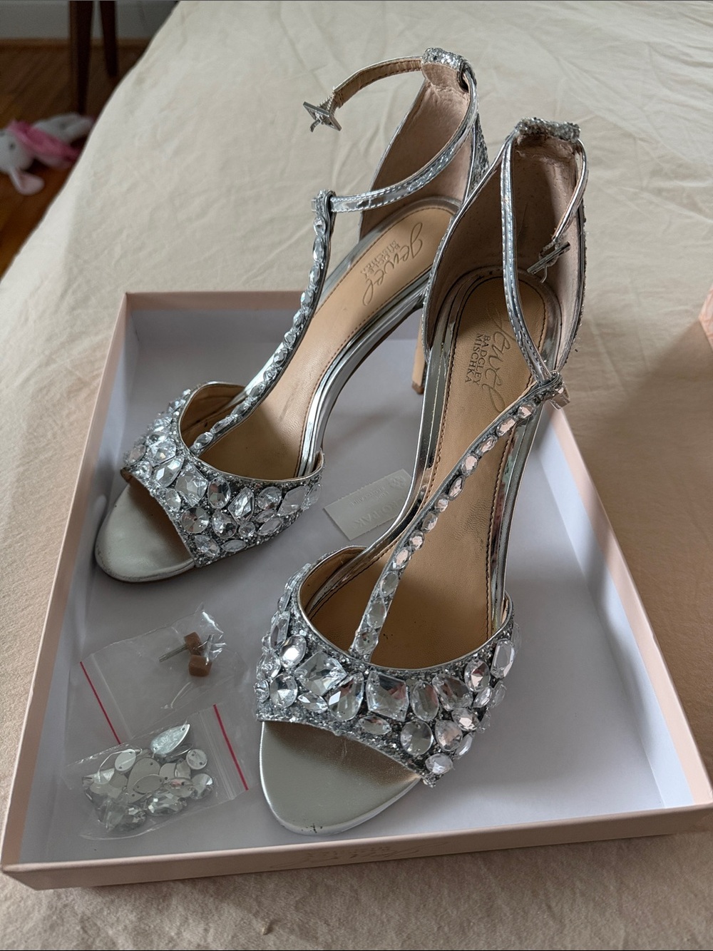 Badgley Mischka Jewel silver T strap heels